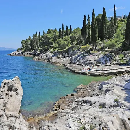 Penzion Triple 258a Trpanj